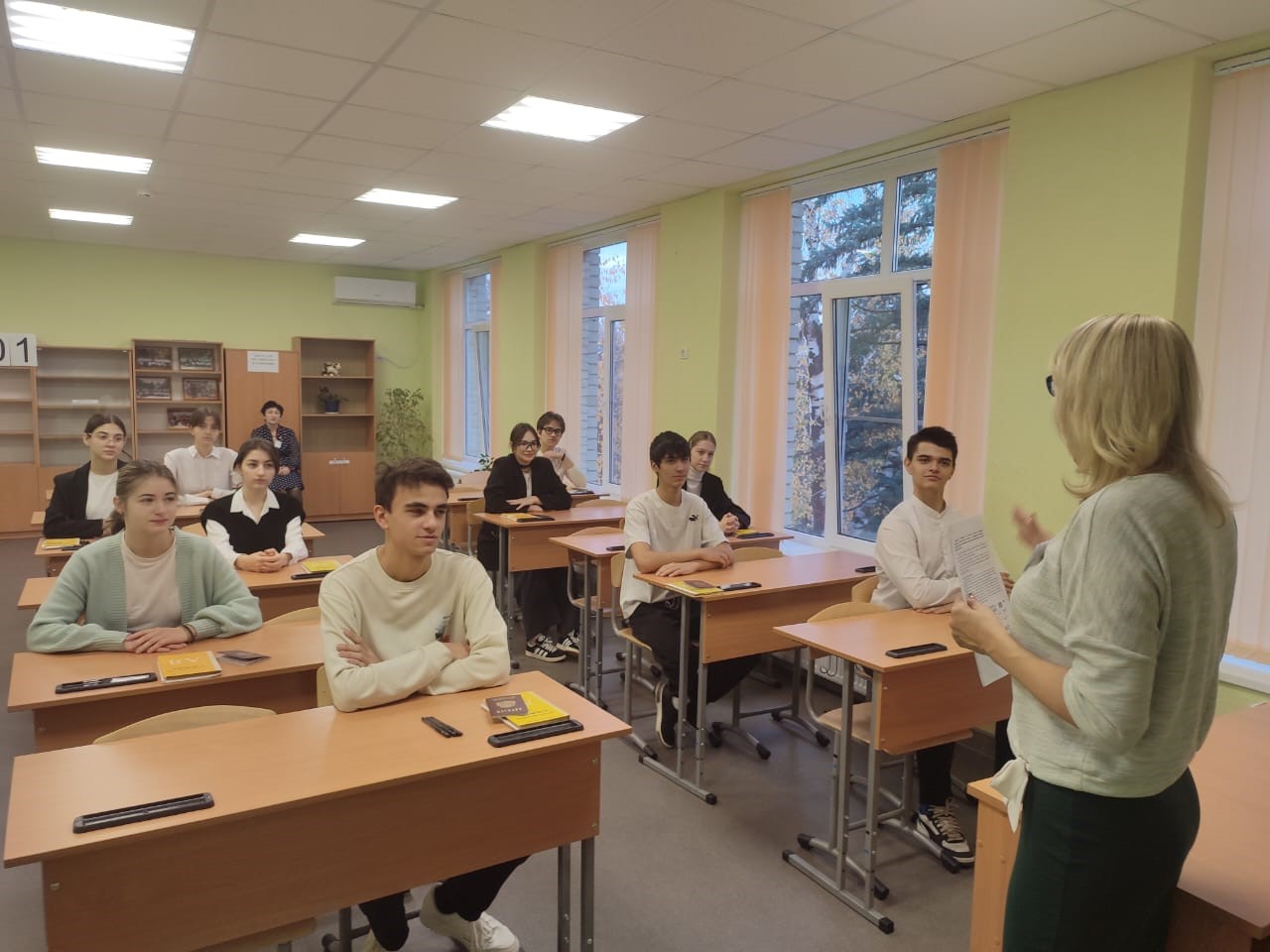 Одиннадцатиклассники  республики  пишут  итоговое сочинение (изложение)